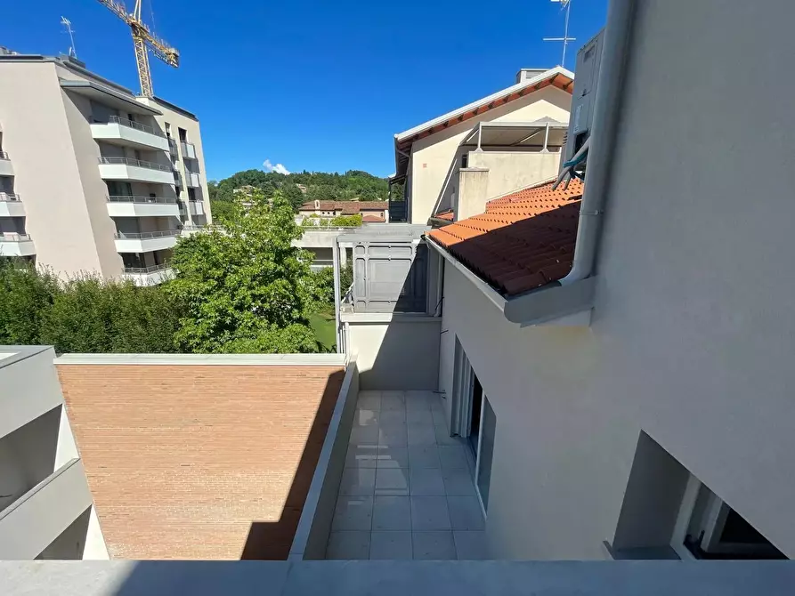 Immagine 2 di Casa trifamiliare in vendita  a Conegliano