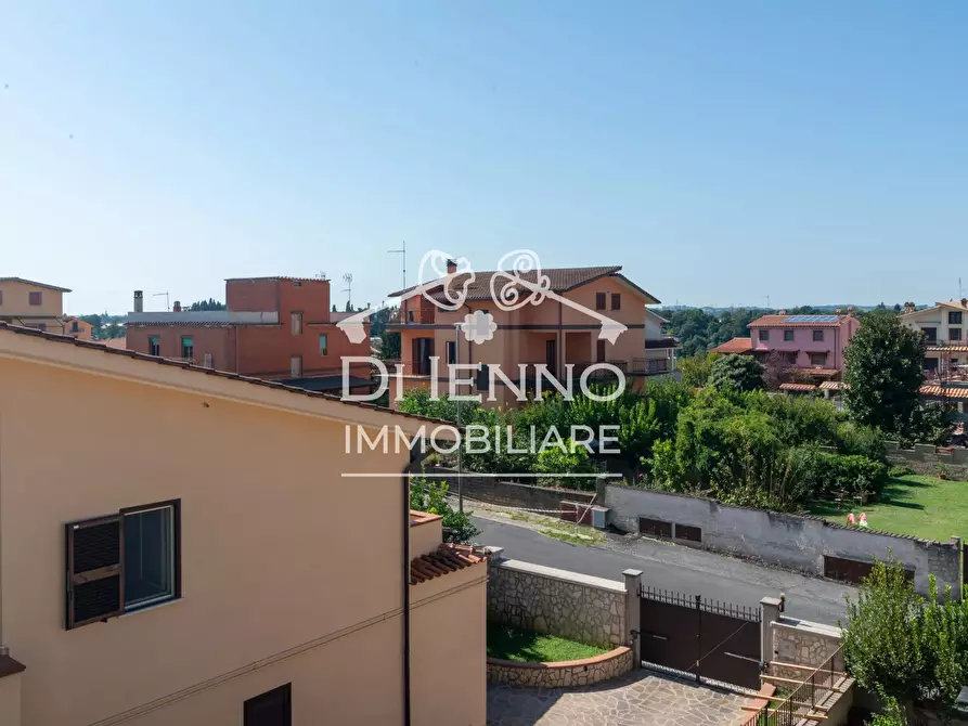 Immagine 33 di Casa trifamiliare in vendita  in Via Siziano a Roma