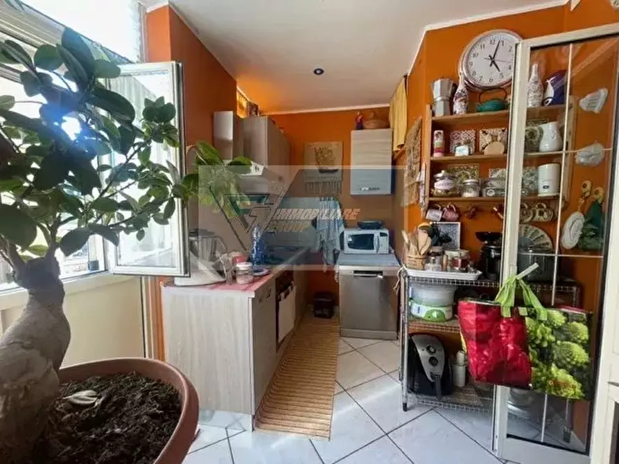 Immagine 6 di Casa trifamiliare in vendita  in Via Della Pentapoli a Buccheri