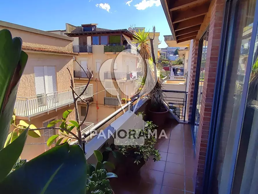 Immagine 7 di Casa trifamiliare in vendita  in Via Florio a Alcamo