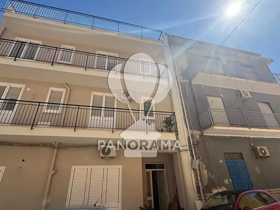 Immagine 2 di Casa trifamiliare in vendita  in Via Colombo a Balestrate