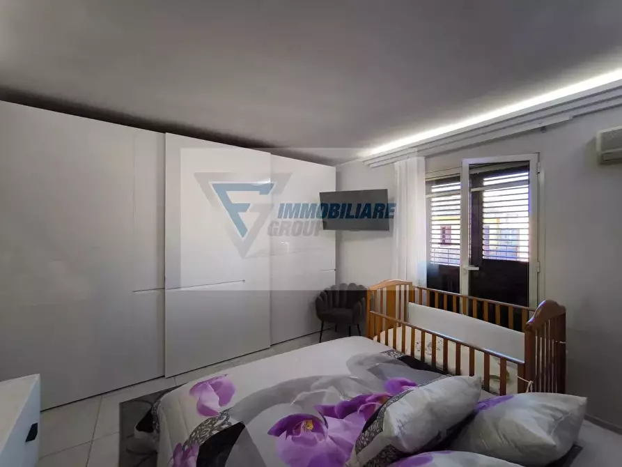 Immagine 18 di Casa trifamiliare in vendita  in Via Ippolito Nievo a Siracusa