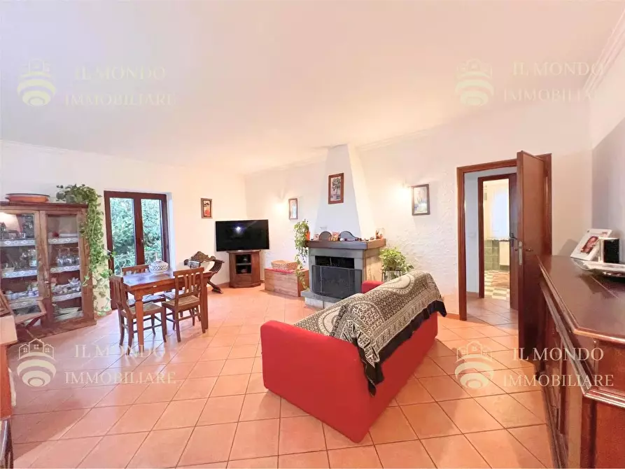 Immagine 7 di Casa trifamiliare in vendita  a Palombara Sabina