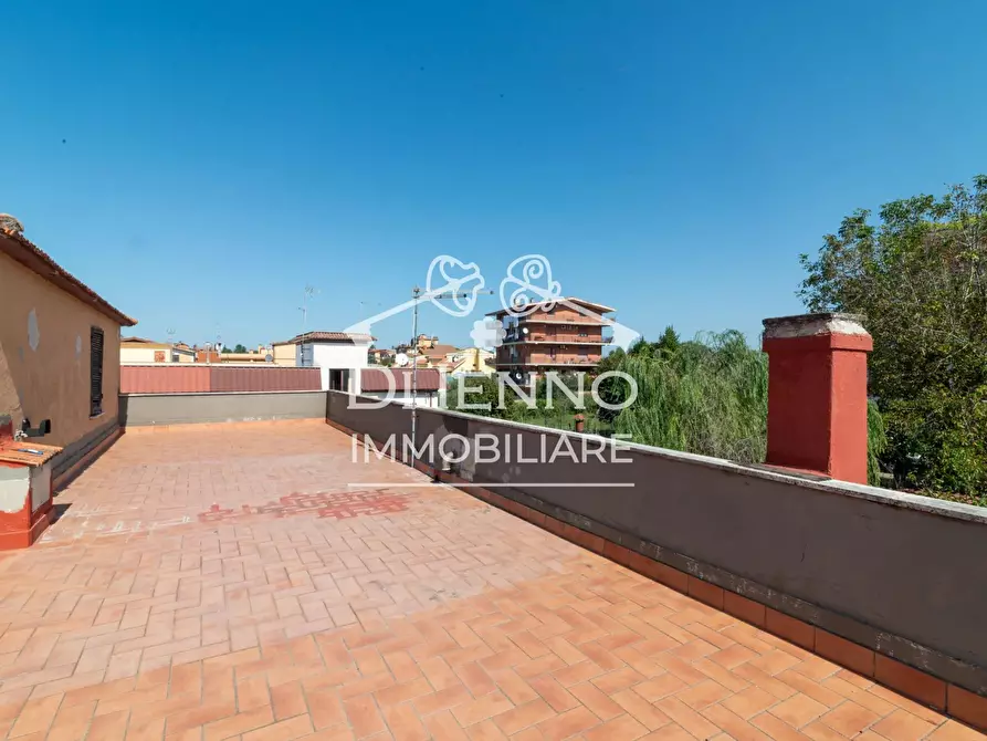 Immagine 27 di Casa trifamiliare in vendita  in Via Siziano a Roma