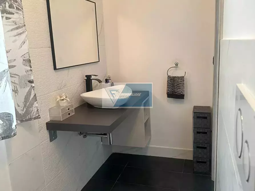 Immagine 5 di Casa trifamiliare in vendita  a Buccheri