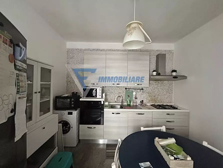 Immagine 4 di Casa trifamiliare in vendita  in Via Vincenzo Bellini a Floridia