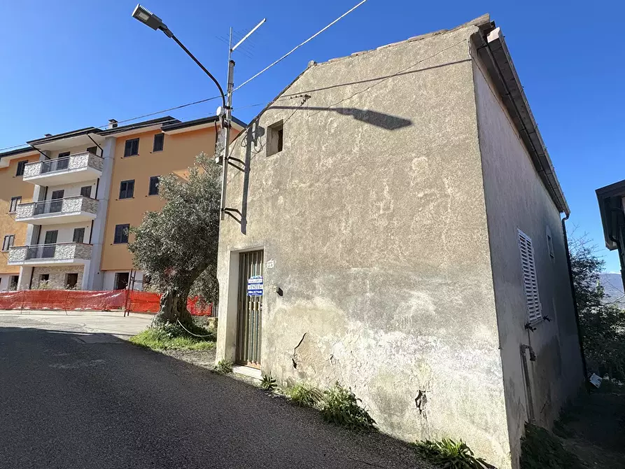 Immagine 2 di Casa trifamiliare in vendita  in via Fratelli Bandiera 25 a Altilia