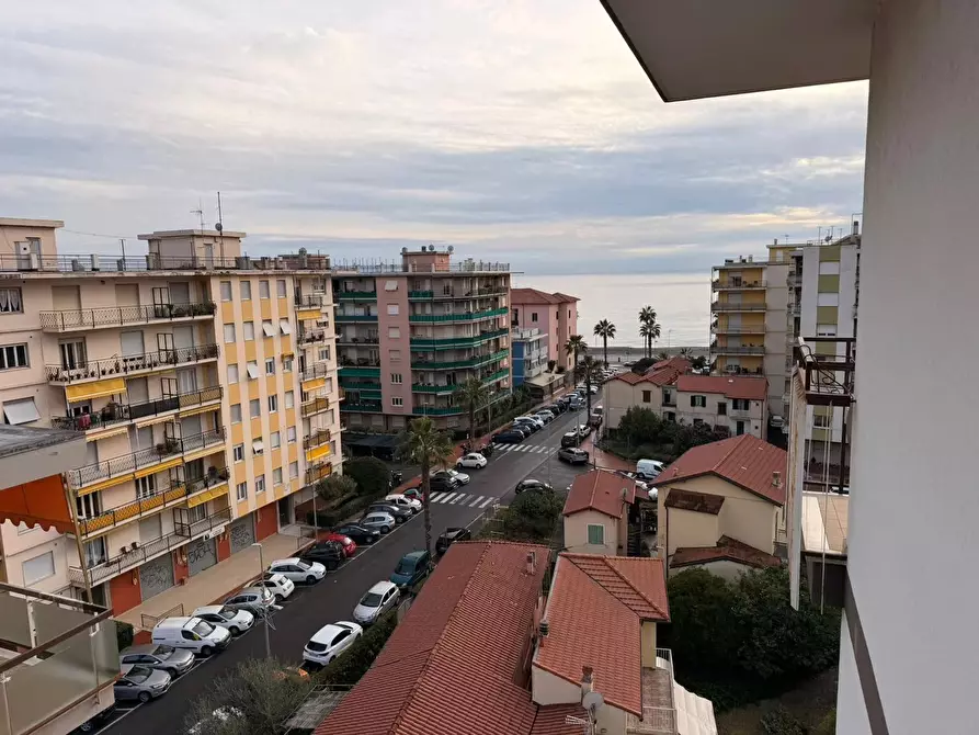 Immagine 8 di Casa trifamiliare in affitto  a Ventimiglia