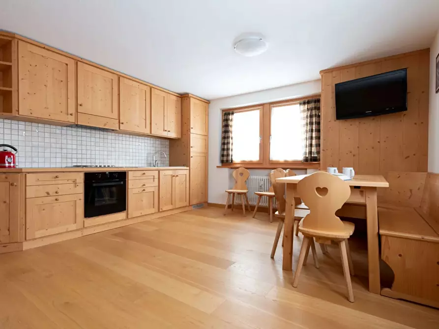 Immagine 2 di Casa trifamiliare in vendita  in Via Adda, 10 a Valdidentro