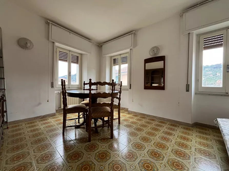 Immagine 1 di Casa trifamiliare in vendita  in Via Brigata Berto San Salvatore a Avegno