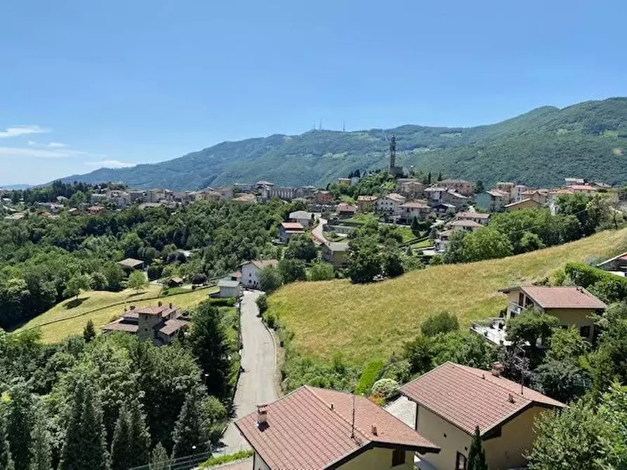 Immagine 1 di Casa trifamiliare in vendita  a Brumano