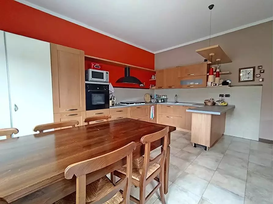 Immagine 7 di Casa trifamiliare in vendita  a Dogliani