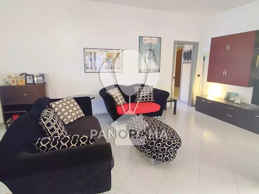 Immagine 2 di Casa trifamiliare in vendita  in Via Florio a Alcamo