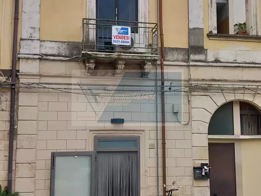 Immagine 2 di Casa trifamiliare in vendita  in Via Sofocle 9 a Siracusa