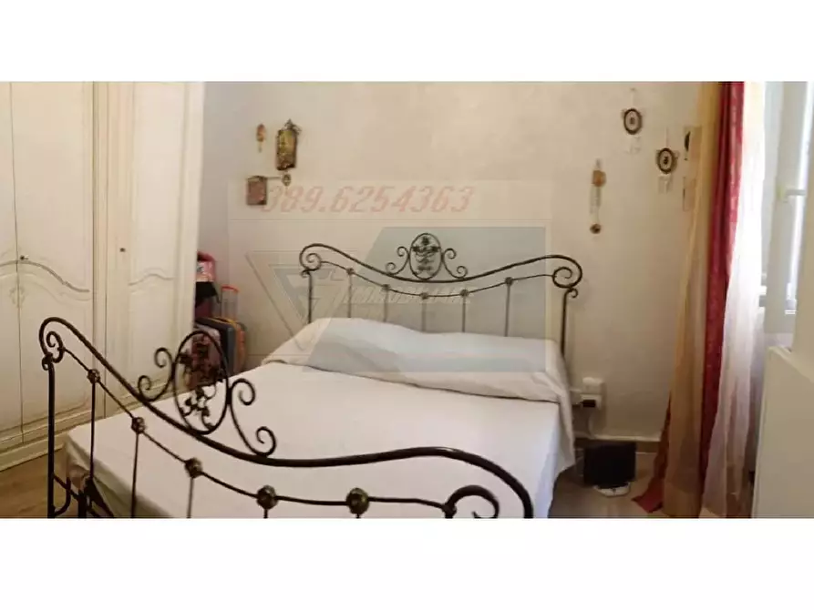 Immagine 3 di Casa trifamiliare in vendita  in via Bainsizza a Siracusa