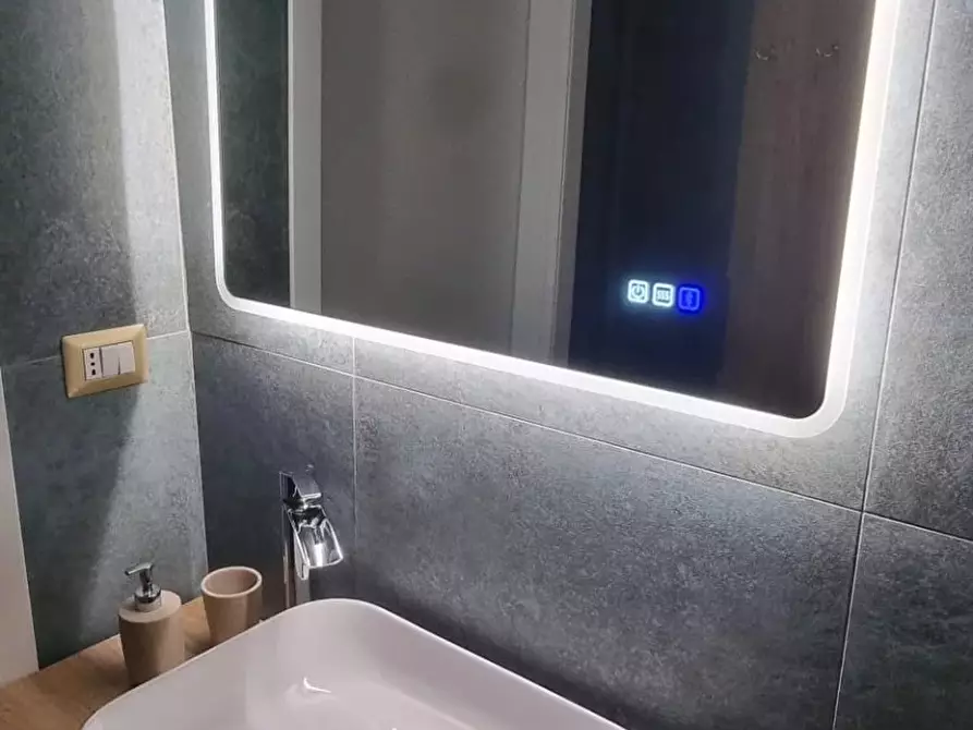 Immagine 47 di Casa trifamiliare in affitto  in Via Giuseppe Luosi a Milano