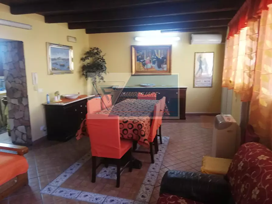 Immagine 1 di Casa trifamiliare in affitto  in Via Verona a Buccheri