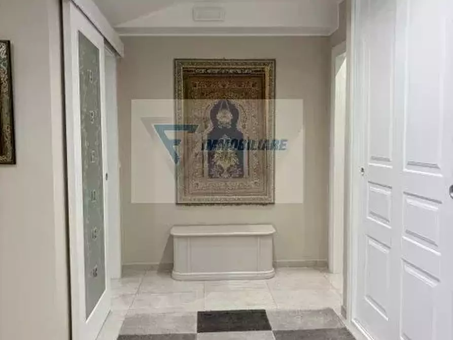 Immagine 13 di Casa trifamiliare in vendita  in Via San Giovanni a Buccheri
