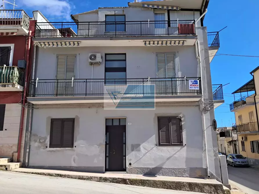 Immagine 1 di Casa trifamiliare in vendita  a Buccheri