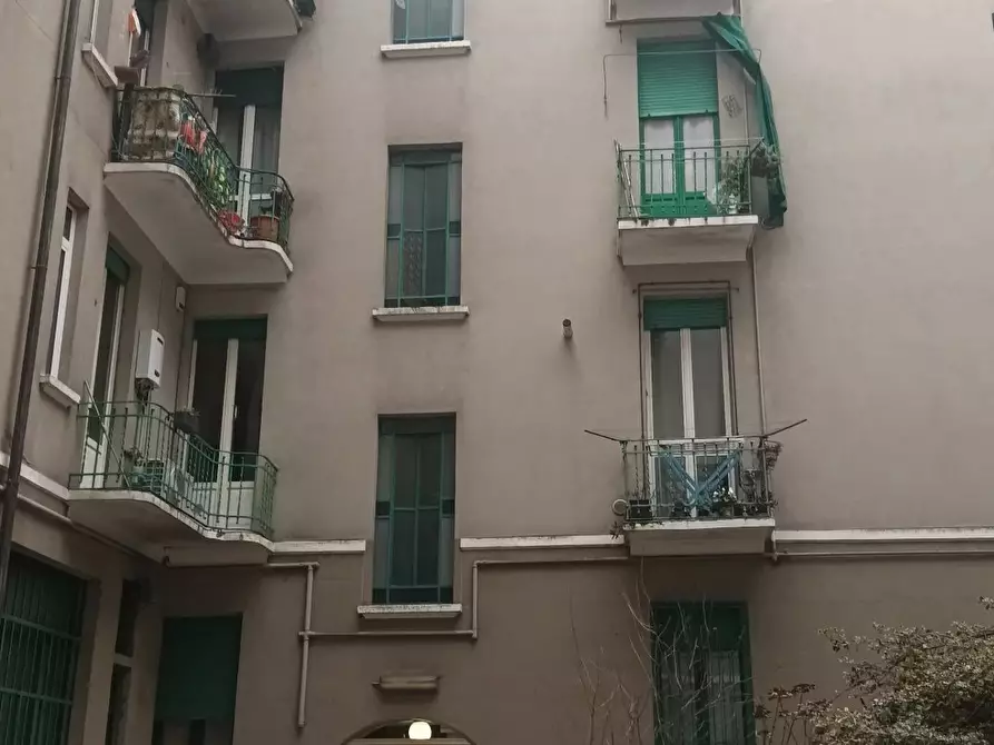 Immagine 16 di Casa trifamiliare in affitto  in via Catalani 75 a Milano