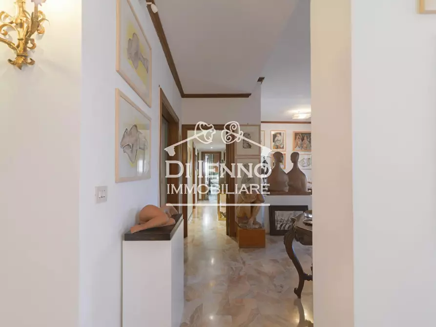 Immagine 1 di Casa trifamiliare in vendita  a Roma