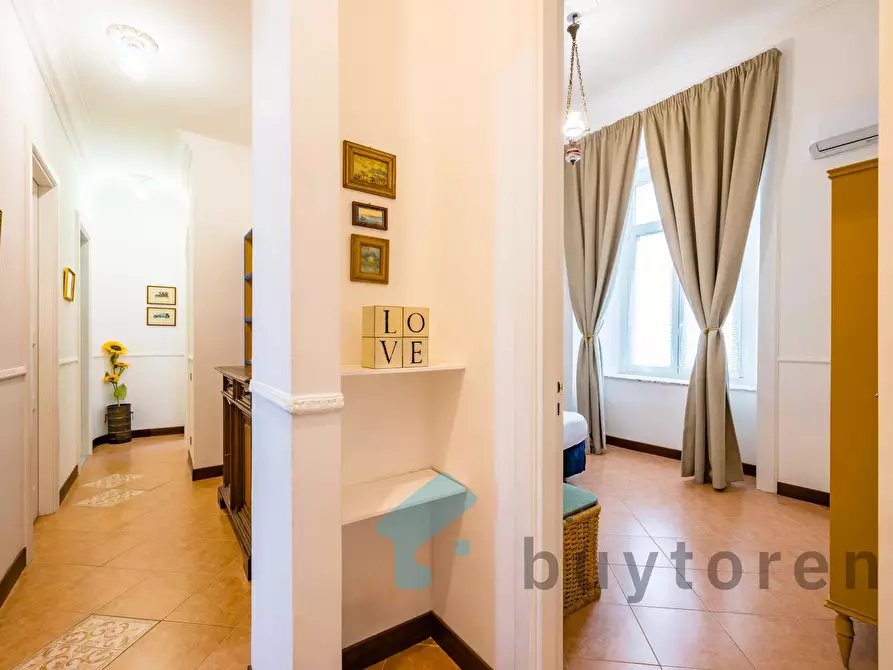 Immagine 26 di Casa trifamiliare in vendita  in Piazzetta Rosario di Palazzo, 10. a Napoli