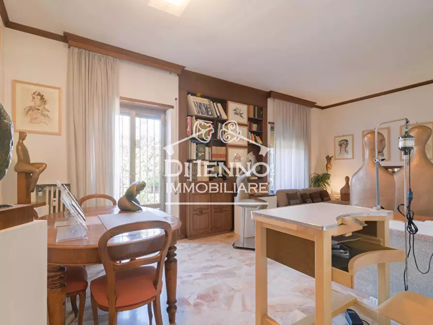 Immagine 9 di Casa trifamiliare in vendita  a Roma