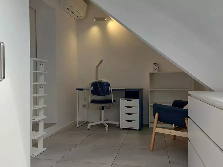 Immagine 6 di Casa trifamiliare in affitto  a Milano