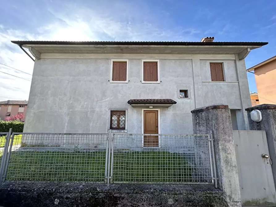 Immagine 1 di Terreno edificabile in vendita  a Vittorio Veneto