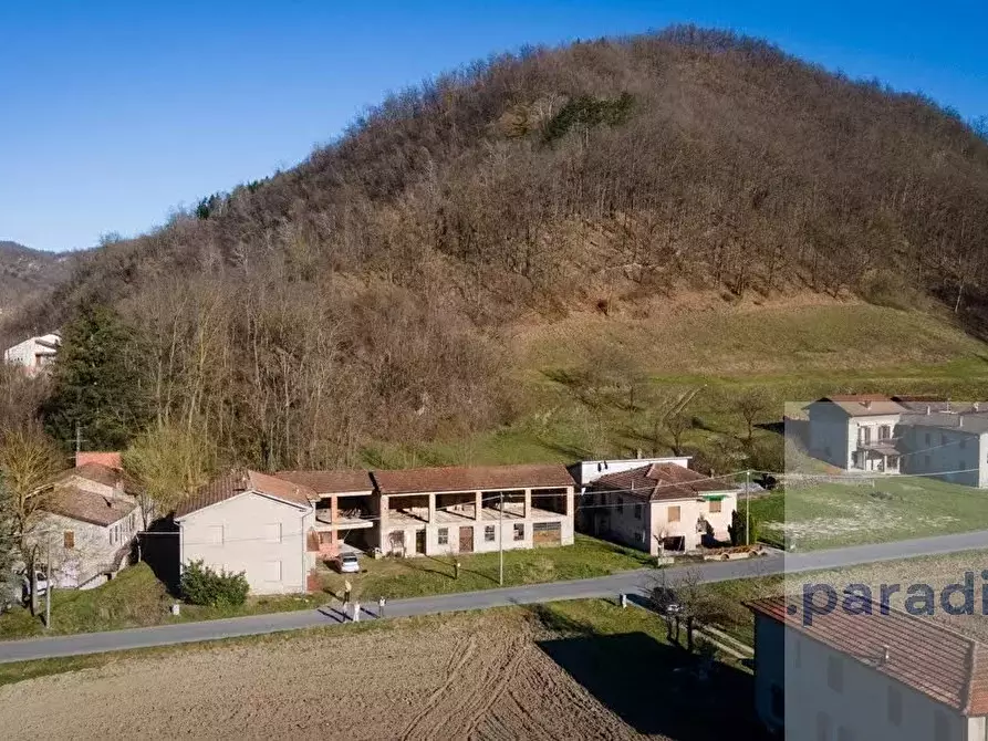 Immagine 3 di Casa trifamiliare in vendita  in Frazione Roverassa a Alzano Scrivia