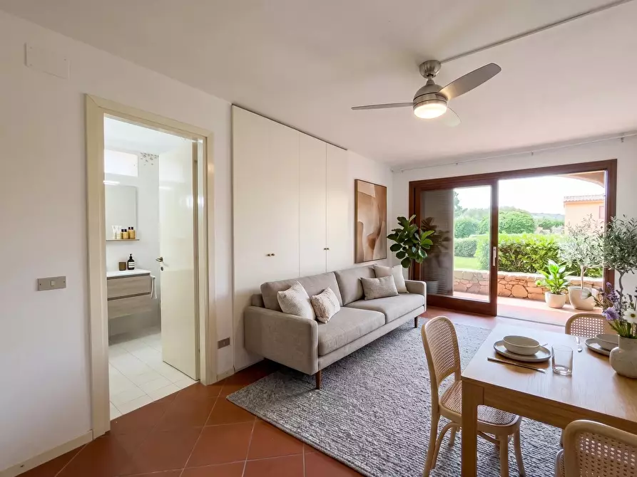 Immagine 1 di Casa trifamiliare in vendita  in Via della Bilancia, 8 a Olbia