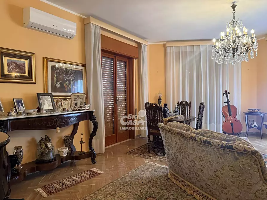 Immagine 1 di Casa trifamiliare in vendita  a Marsala