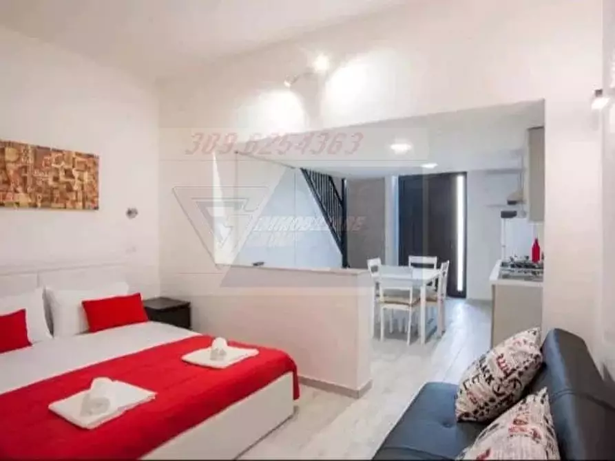 Immagine 1 di Casa trifamiliare in affitto  in Viale Luigi Cadorna a Siracusa