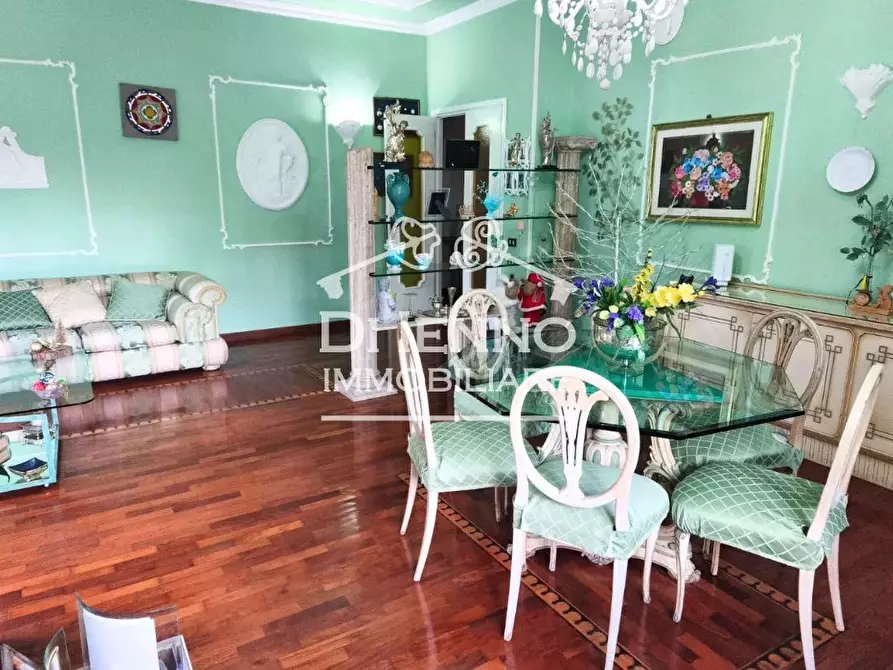 Immagine 3 di Casa trifamiliare in vendita  in Via Campodimele, 75 a Roma