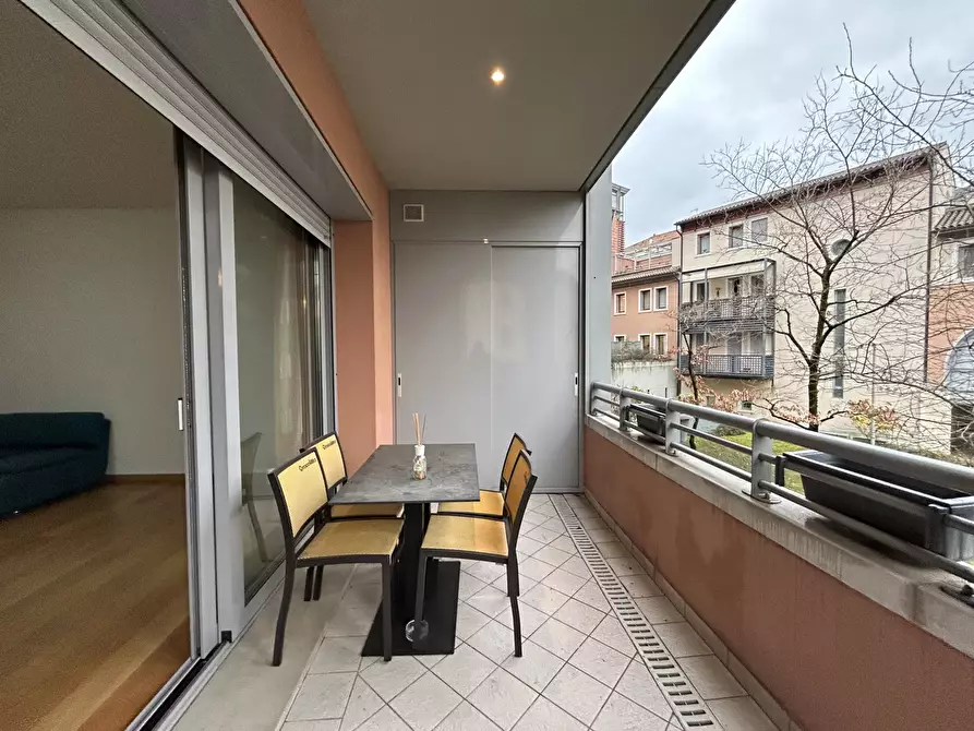 Immagine 2 di Casa trifamiliare in vendita  a Conegliano