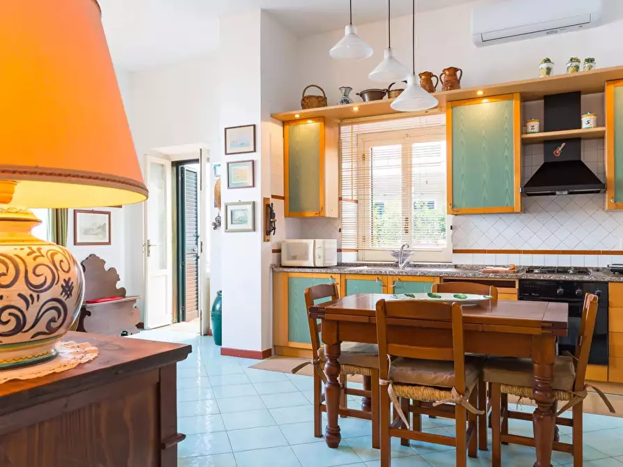 Immagine 2 di Casa trifamiliare in vendita  in via Eddomade, 39. a Casamicciola Terme