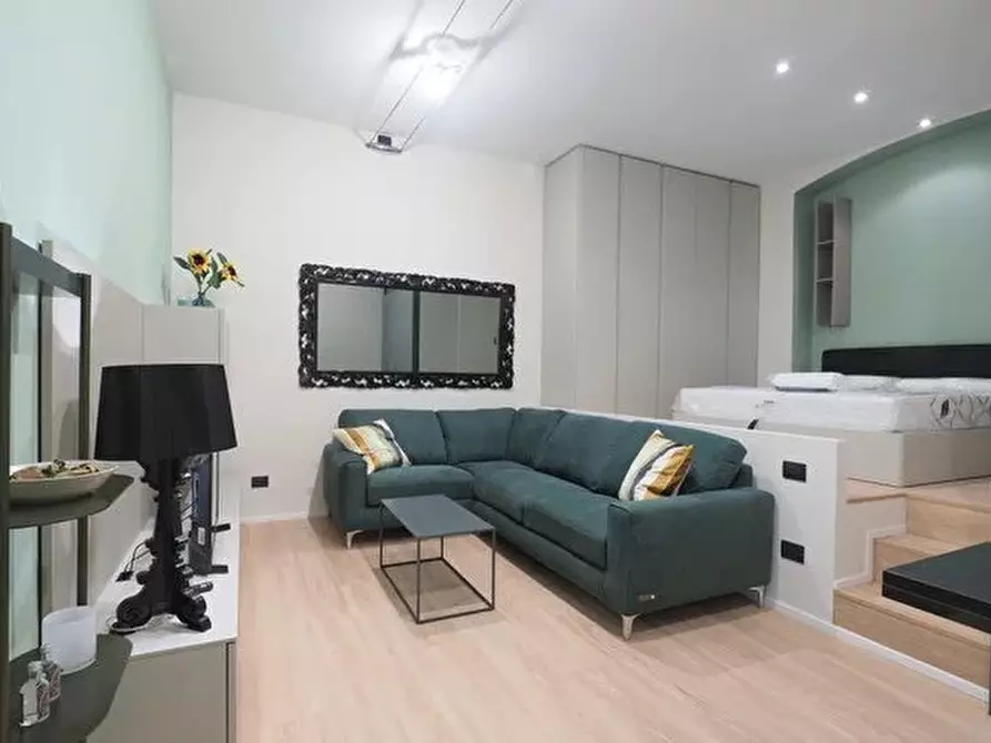 Immagine 2 di Casa trifamiliare in affitto  in VIA LUIGI CAGNOLA , 6. a Milano