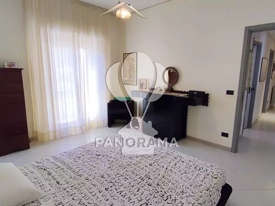 Immagine 56 di Casa trifamiliare in vendita  in Via Florio a Alcamo