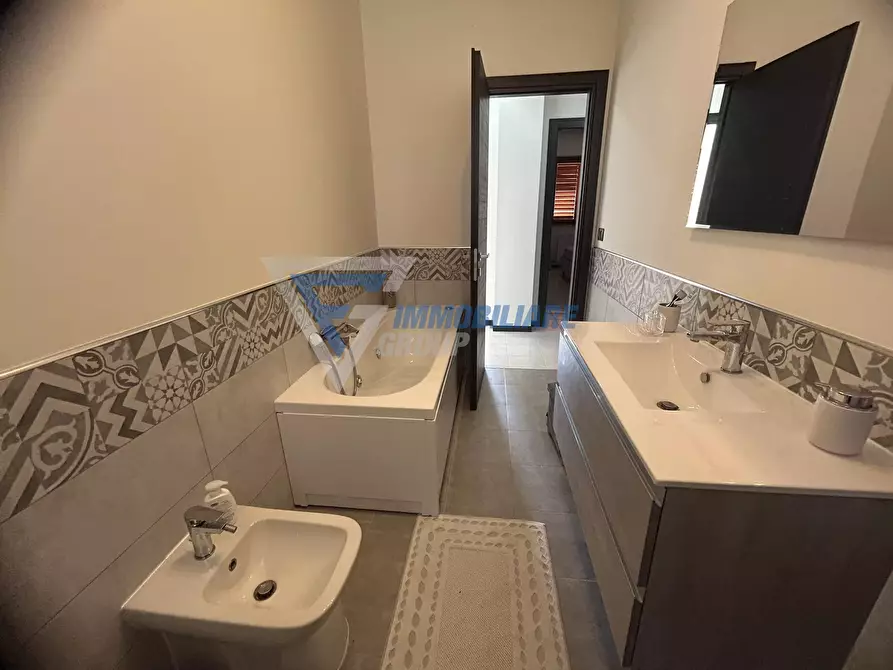 Immagine 11 di Casa trifamiliare in vendita  in Viale Scala Greca a Siracusa