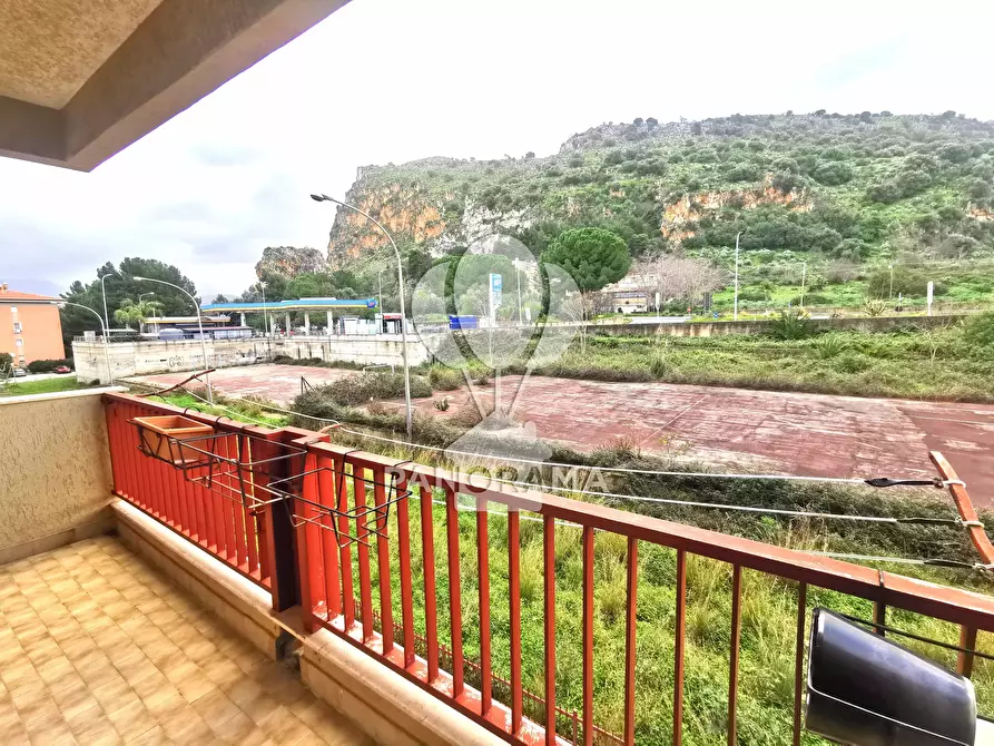 Immagine 4 di Casa trifamiliare in vendita  in Via Pier Santi Mattarella a Partinico