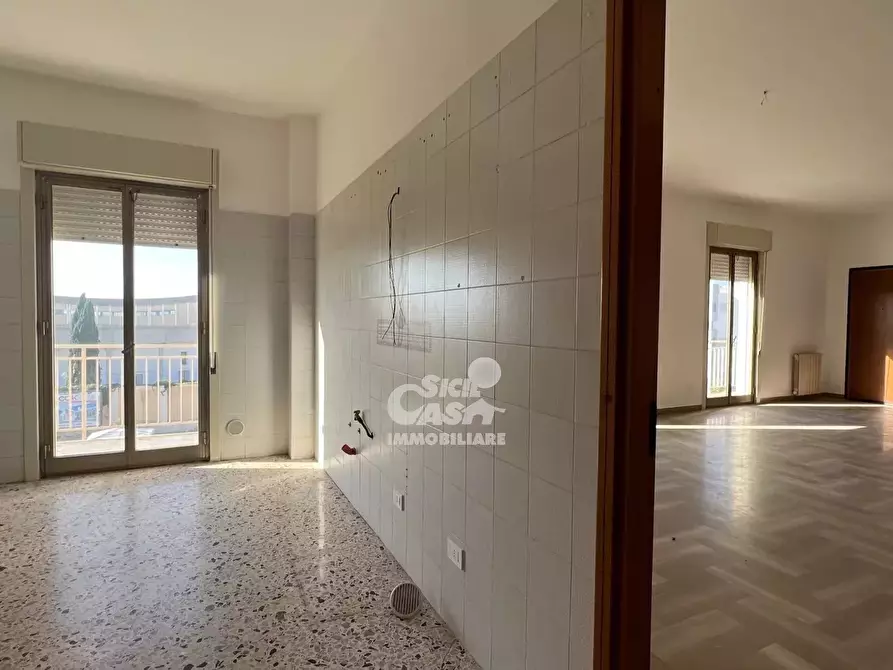 Immagine 28 di Casa trifamiliare in affitto  a Marsala