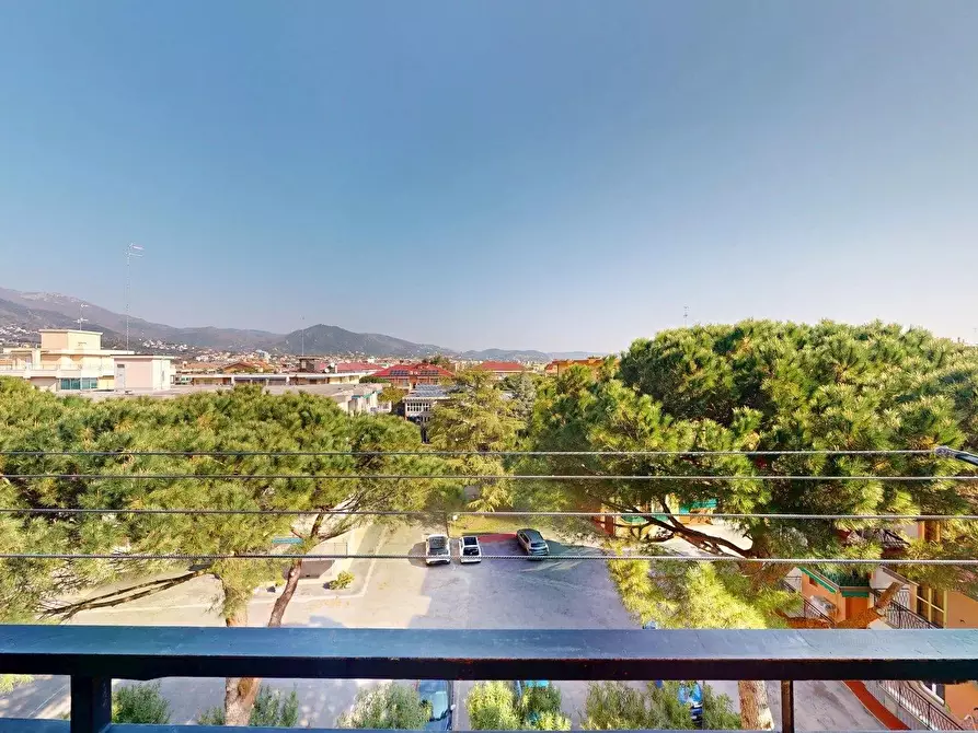 Immagine 1 di Casa trifamiliare in vendita  in Via Firenze, 4 a Borghetto Santo Spirito