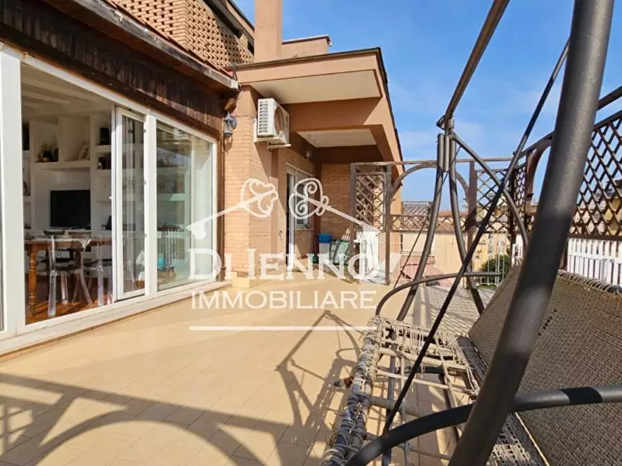 Immagine 4 di Casa trifamiliare in vendita  in Via Teresa Gnoli a Roma