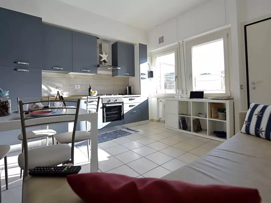 Immagine 5 di Casa trifamiliare in vendita  a Cattolica