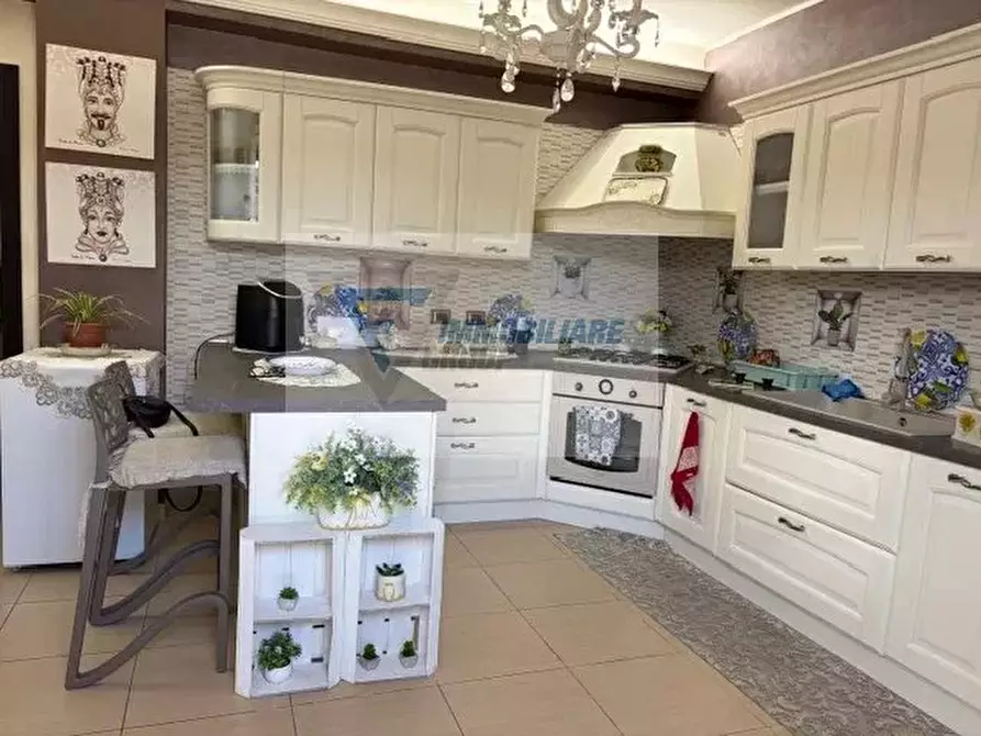 Immagine 15 di Casa trifamiliare in vendita  in Via Brancati a Buccheri