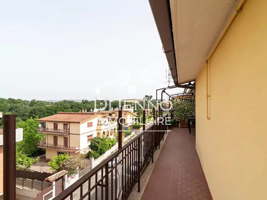 Immagine 21 di Casa trifamiliare in vendita  in Via Castenedolo a Roma