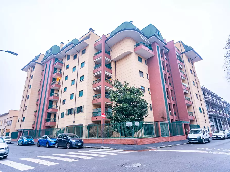 Immagine 1 di Casa trifamiliare in vendita  a Milano