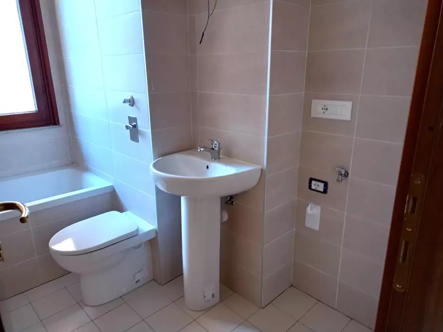 Immagine 25 di Casa trifamiliare in affitto  in Via Monferrato a Milano