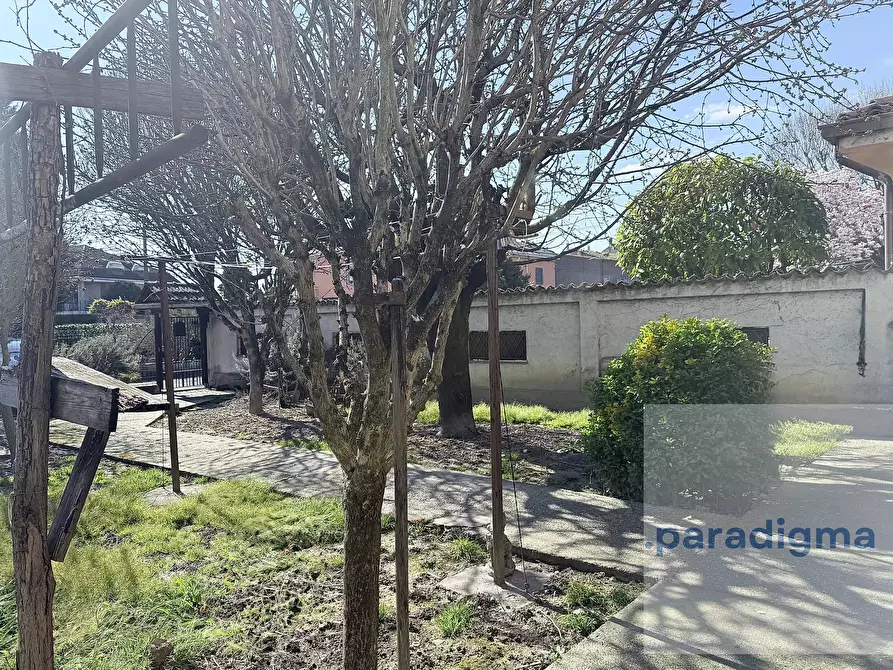 Immagine 2 di Casa trifamiliare in vendita  in Via Valenza a Alluvioni Cambio'