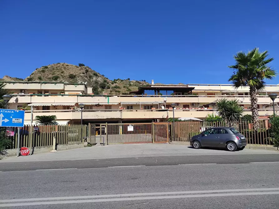 Immagine 2 di Casa trifamiliare in vendita  in Via Nazionale 337 a Messina